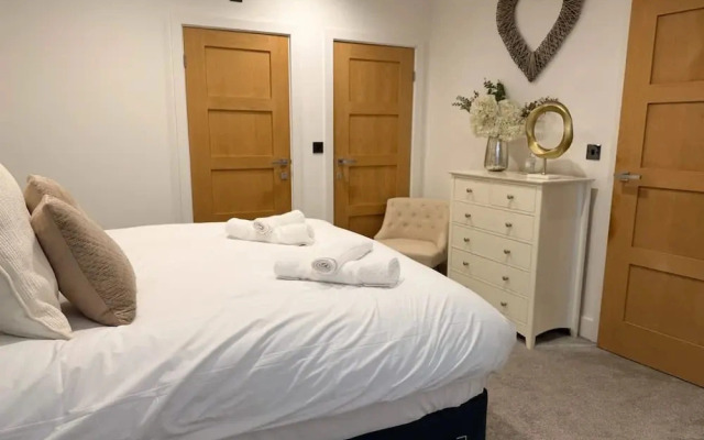 Garnet 3br Large Home NR RAF Pet Friendly