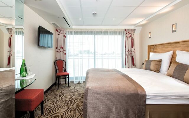 Отель Crossgates Hotelship 4 Star - Messe - Düsseldorf комната для гостей