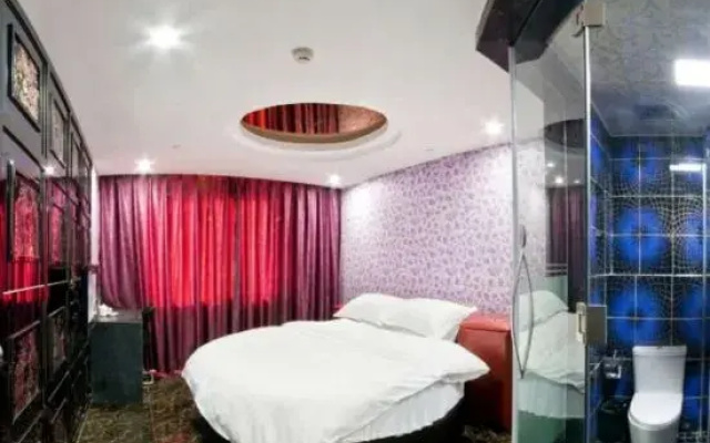 Love Bird Hotel
