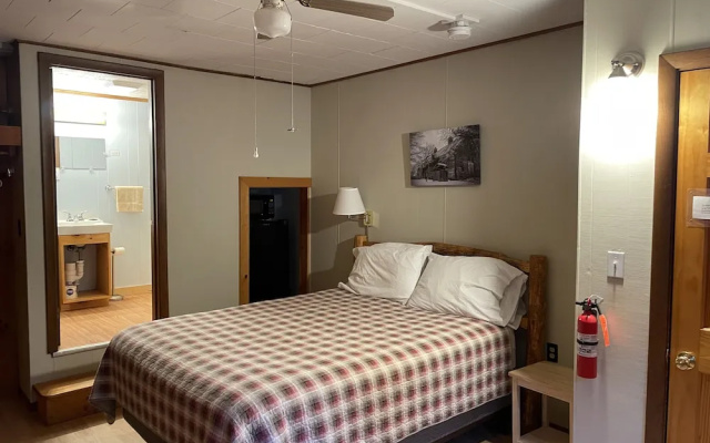 Mountain View Motel & Campground