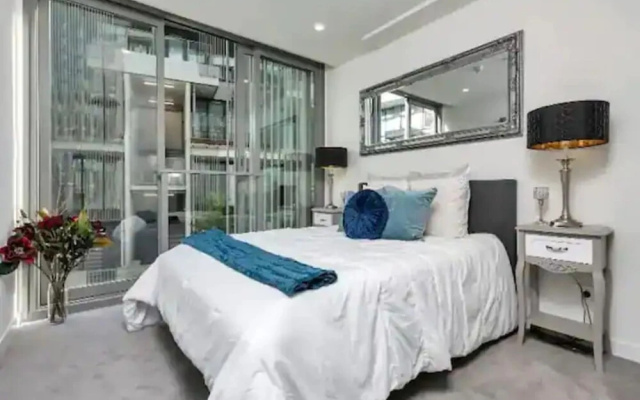 Stylish 2-Storey Retreat With Parking Zodiak Stays