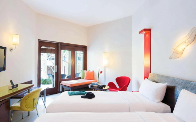 Отель ibis Styles Bali Legian