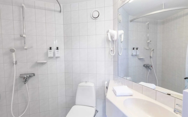 Hotelli Jokipuisto