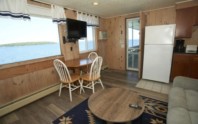 Belknap Point Inn