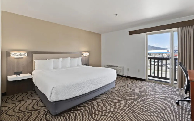 Cedar Street Hotel And Suites