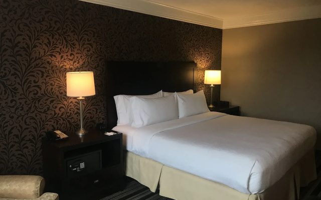Holiday Inn Cleveland-Mayfield by IHG