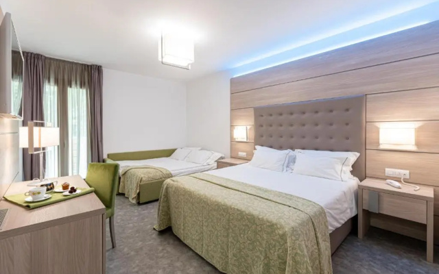 Hotel Trilago