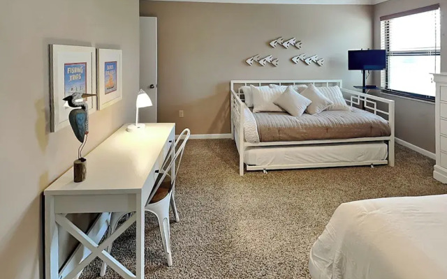 Sea Winds 51 by Distinctive Beach Rentals