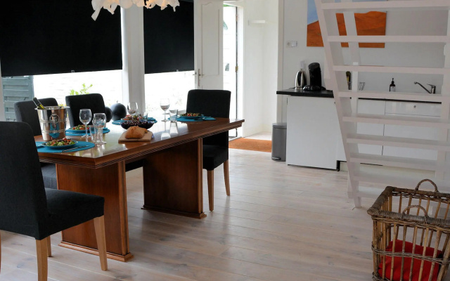 Lovely Holiday Home in Noordwijkerhout near Lake