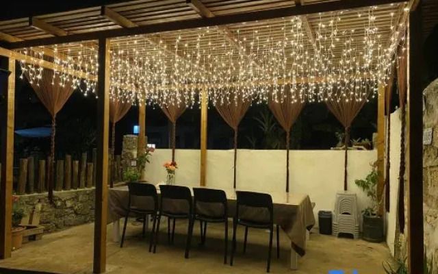 Shi'er Hostel
