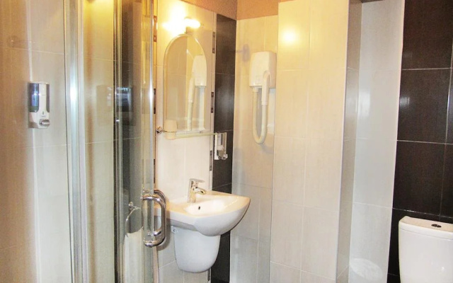 Meteor Family Hotel