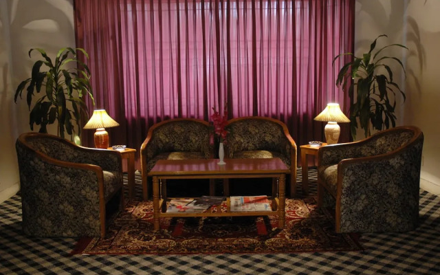 Hotel Center Point