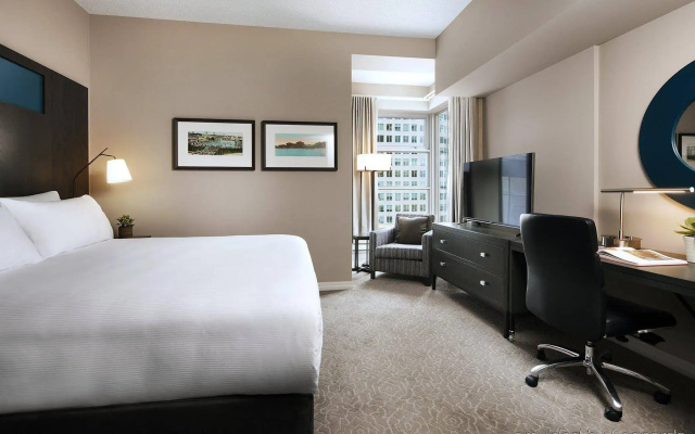 One King West Hotel & Residence