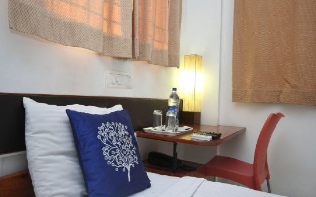 Urban Oasis Compact by OYO Rooms