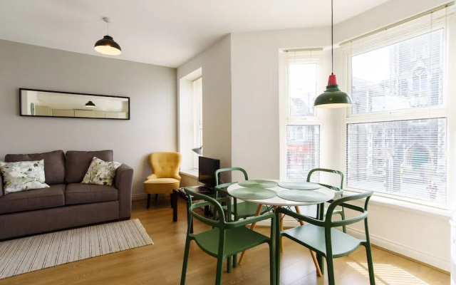 2 88A Albany Road