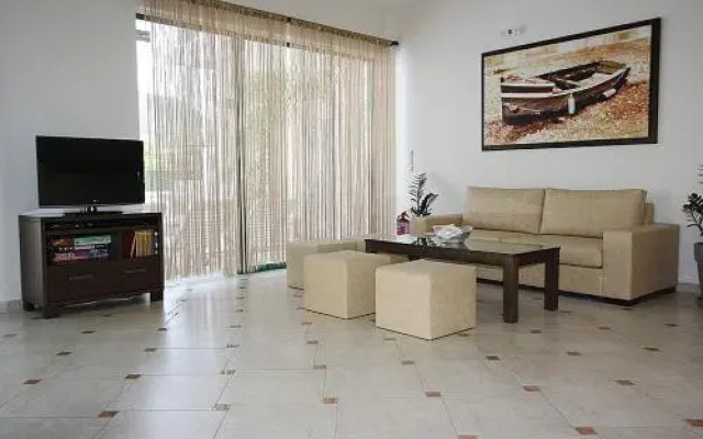 Konstantinos Hotel & Apartments I