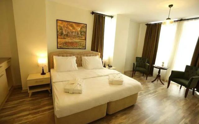 Alpha Suit Otel