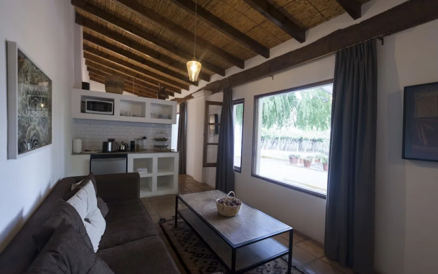 El Porvenir Casa de Bodega