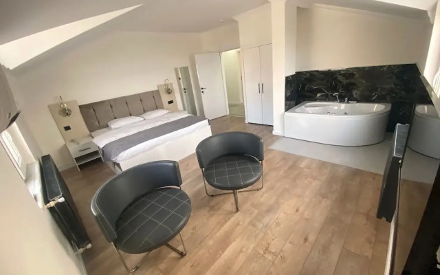 Golden Life Suite