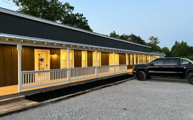 Greeter Falls Lodge Unit 2