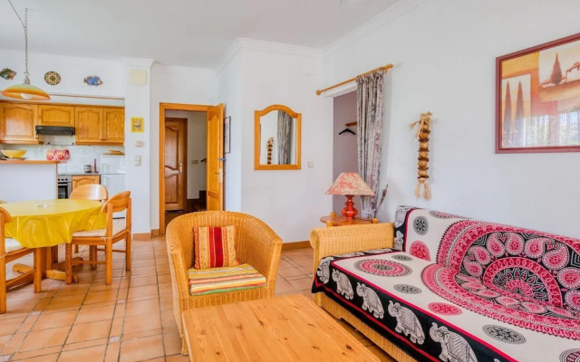 Cosy Townhouse in Vilamacolum With Shared Garden and Swimming Pool