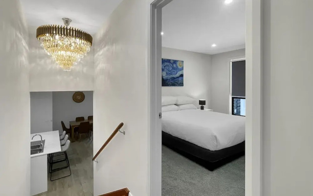 Spacious 4-bed House Near Batemans Bay Centre