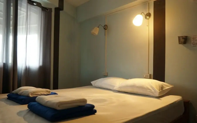 Slumber Pool Party Khao San