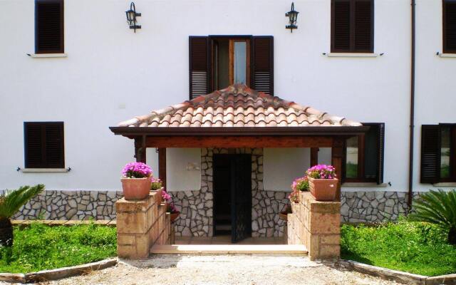 Отель Agriturismo La Colombaia Капуя вид на фасад