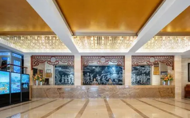 Phoenix International Hotel (Fenghuang Ancient Town Branch)