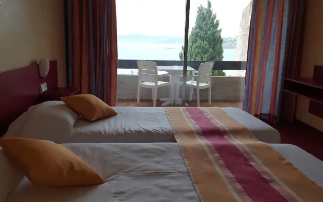 83 Hotel