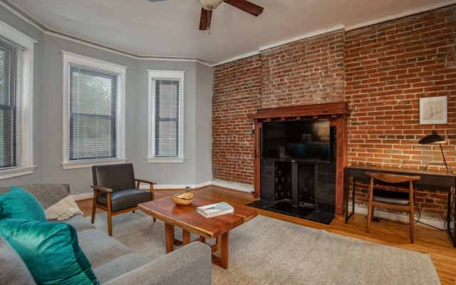 Spacious CWE Apts near BJC by Zencity