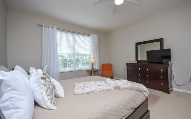 The Loft Deluxe 2 Bedroom Condo by Redawning