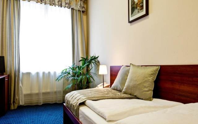 Pytloun Kampa Garden Hotel Prague