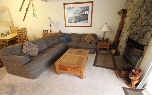 Snowcreek #562 3 Bedroom Condo