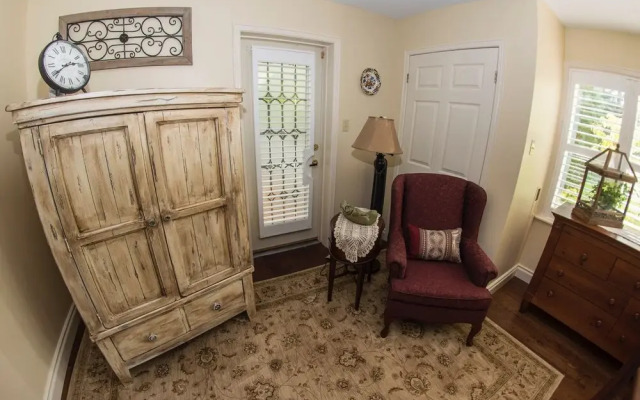 Moonstone Manor Bed & Breakfast