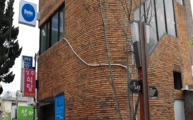 Отель Daegu Female Hostel (хостел для женщин) Южная Корея, Тэгу - отзывы, цены и фото номеров - забронировать отель Daegu Female Hostel (хостел для женщин) онлайн вид на фасад