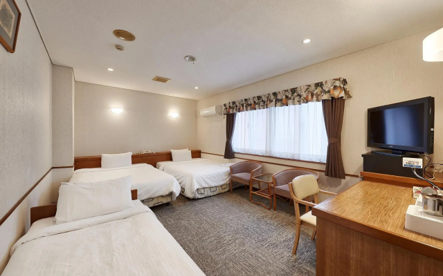 Crown Hotel Okinawa