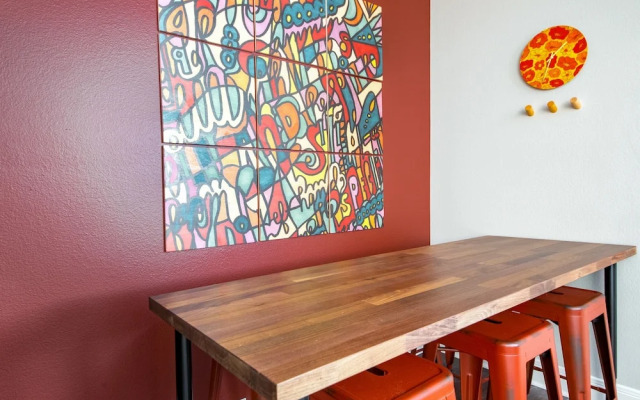 WanderJaunt Walton 2BR Central Austin