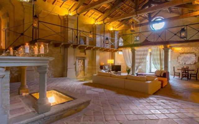 PIEVE DEL BORGO 6&2, Emma Villas