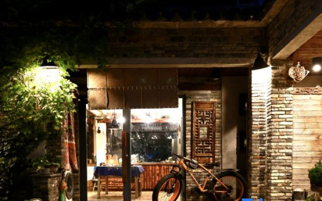 Suzhou Yangcheng Lake and the accompanying courtyard homestay