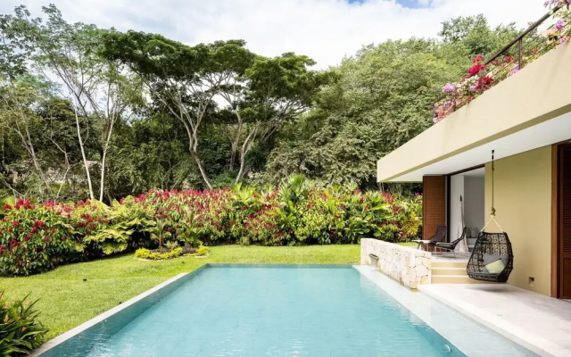 w Mind-blowing 4BR Villa w Pool at Mesa de Yeguas
