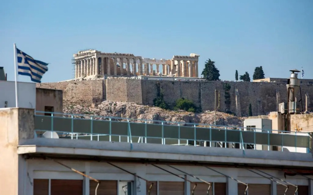 Unique 3 bedrm 3 bathrm apt - Acropolis views! SG69