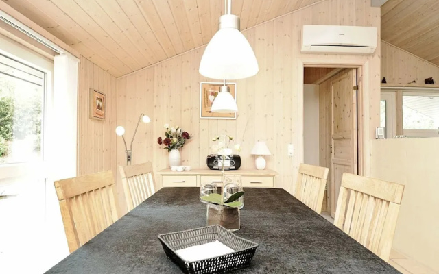 6 Person Holiday Home in Oksbol