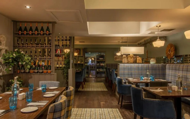 Riva Boutique Hotel & Restaurant