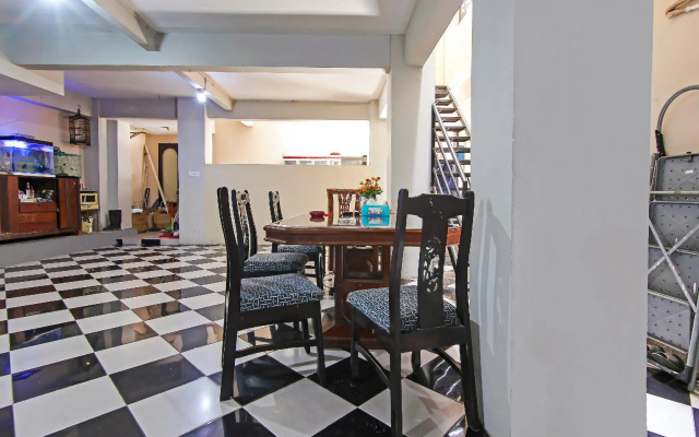 OYO 90883 Ria Agustar Syariah