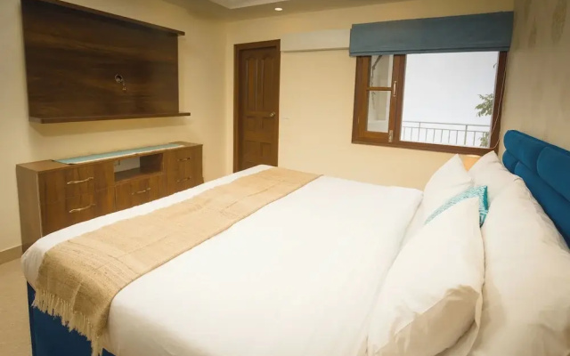 Oakwood Forest Retreat
