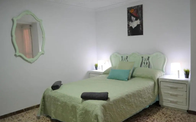Fantastic 1 bedroom Apartment with Gallery (CB6EV)