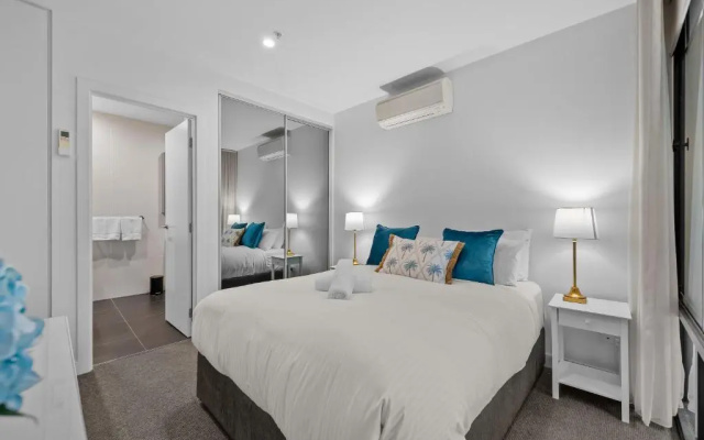 StayCentral Northcote Townhouse With Study