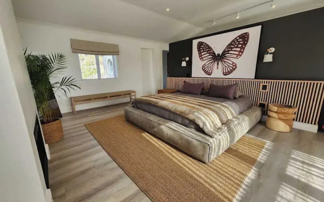 Flamingo Villa at Beach - Pool - Luxury - Solar Back Up