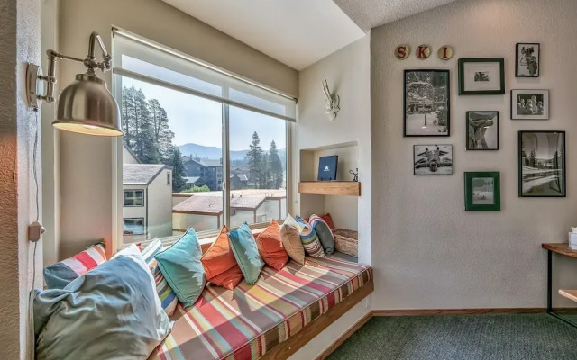 2br+ Loft Centrally Located Kirkwood Great Value 2 Bedroom Condo by RedAwning